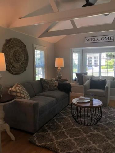 Hacienda Cottage in Walnut Creek