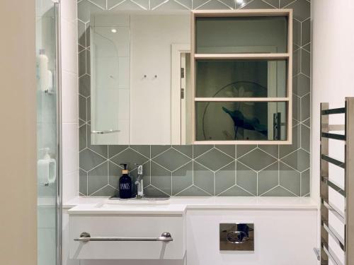 Modern and Cozy Studio Retreat by Alexandra Palace, Londyn (zdjęcie 7)