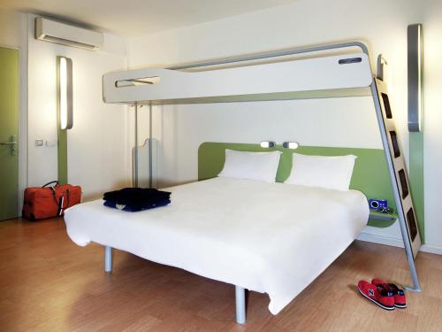 ibis budget Orgeval in Пуасси