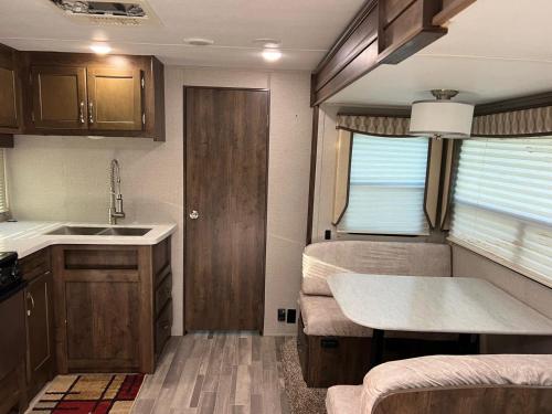 Beautiful RV 15 Min to Downtown Orlando in Apopka