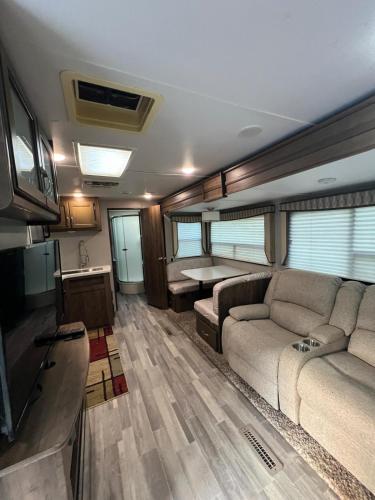 Beautiful RV 15 Min to Downtown Orlando in Apopka