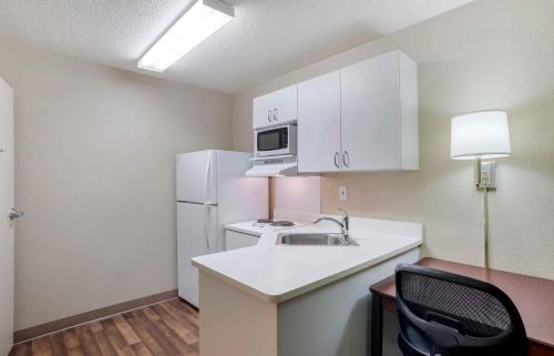 keuken, Extended Stay America Select Suites - Denver - Lakewood South in Lakewood (CO)