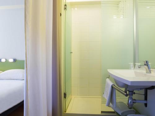 Ibis Budget Valence Sud - image 11