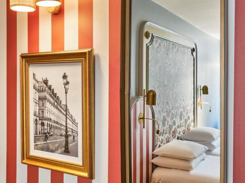 room detail thumbnail 2