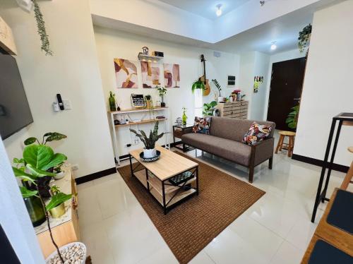 Casa Tagpuan at Manhattan Heights, Manila (photo 2)