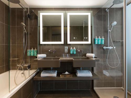 room detail thumbnail 2