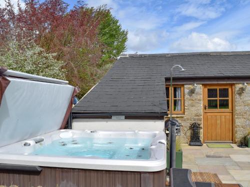 Buitenkant, The Old Stables in Salford