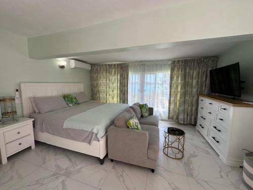 Beach Condo in Five Islands