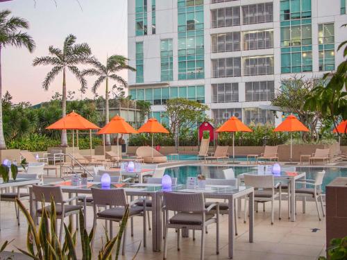 Novotel Manila Araneta City Hotel