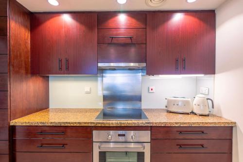 Grand 1bhk burj khalifa view Downtown, Дубай (фото 2)