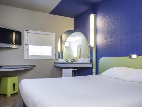1 queen bed