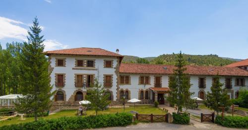 Bejárat, Balneario de Manzanera El Paraíso (Balneario de Manzanera El Paraiso) in Los Cerezos