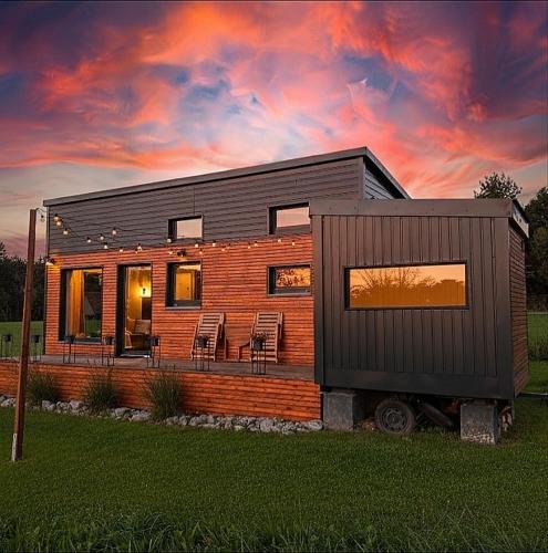 FamilyTinyHouse in Vendrine