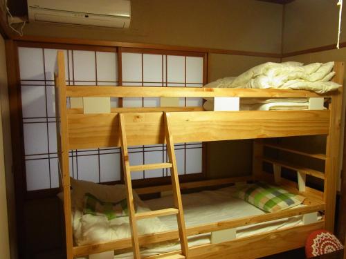 Guesthouse Shirahama - Tap to explore photos