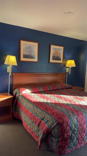 Economy Inn Ontario - image 11