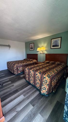 Economy Inn Ontario 5