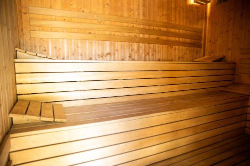 Luxury, private pool, sauna, beach! in Radevtsi