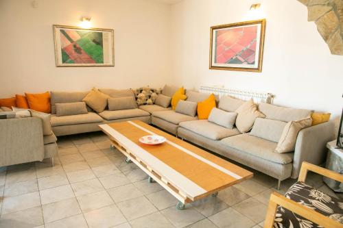 Luxury, private pool, sauna, beach! in Radevtsi