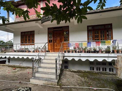 Rokas Eco Retreat Farmstay - Birik Forest