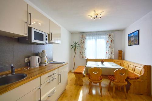 Kitchen, Gasthof "Zum Strauß" in Wildsteig
