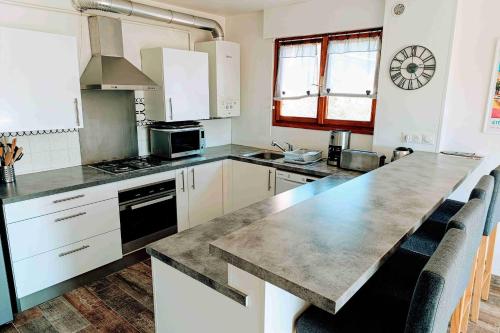 2-bedroom apartment near the beach in 勒庫爾薛