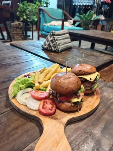 Food and beverages, Laanrablom Bed&Breakfast in Nong Khae