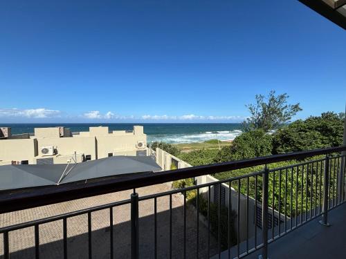 Azure modern beach apartment in La- Mercy