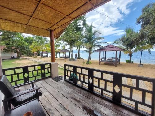 . Siuri Cottages & Restaurant