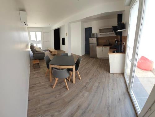 Exterior view, Villa-appartement de 70 m2 a Agde near Basalte