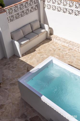 La Casa Bonita with large terras & plungepool, Málaga (photo 8)