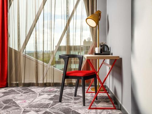 room detail thumbnail 1