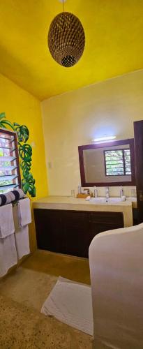 Serene Garden Room APT - image 3