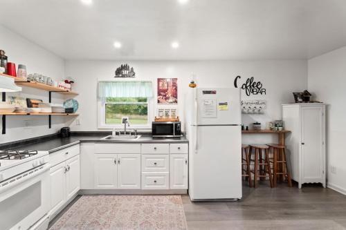 Adventure Basecamp! Cabin near all Attractions! in Corning