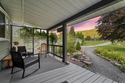 Adventure Basecamp! Cabin near all Attractions! in Corning