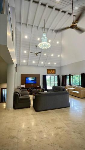 Mountain Breeze Villa