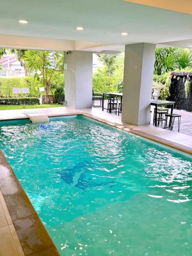 Svømmebasseng, Nava Grand in Rangsit