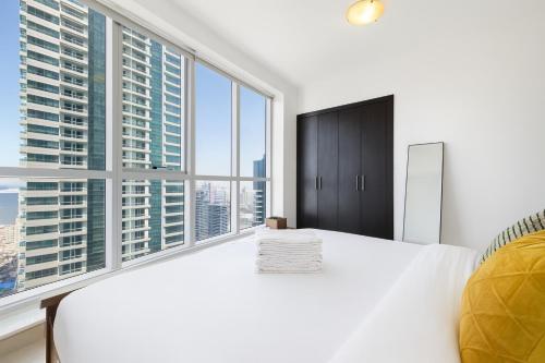 Marina 2BR 58th Floor Sea and City Views Pool Gym, Dubaj (zdjęcie 4)