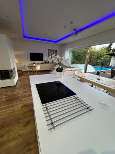 Shared lounge/TV area, Vila Martina in Popuvky