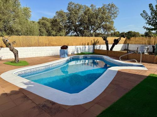 สระว่ายน้ำ, Casa Generoso en Navalcán (Casa Generoso en Navalcan) in โอโรเปซา