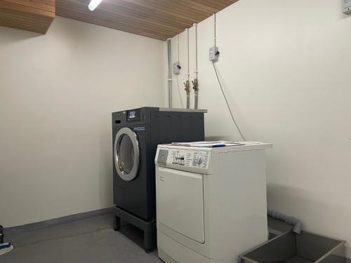 Monthly Deal - Punavuori 25sqm Studio 24h Self Check-in near Skiffer Liuskaluoto