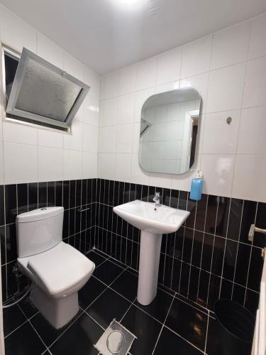 3bedroom aprt of 200sqm near movenpick hotel amman - image 7