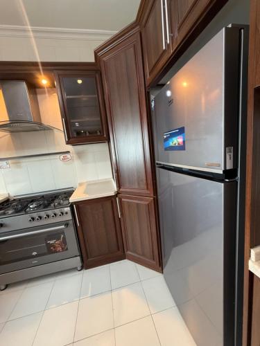 3bedroom aprt of 200sqm near movenpick hotel amman - image 10