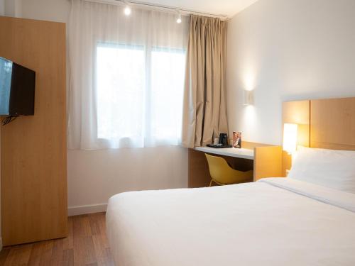 B&B HOTEL Kielce Centrum - image 2