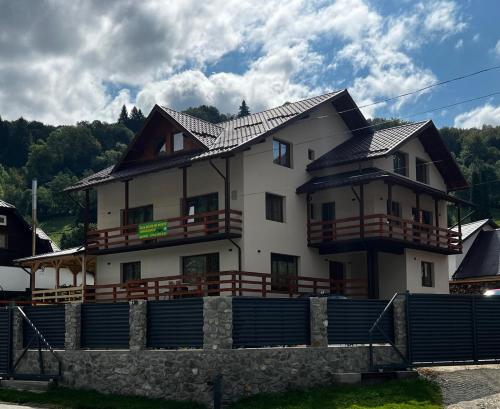 Casa Bujor de Munte Dragoslavele in Valea Hotaruluja