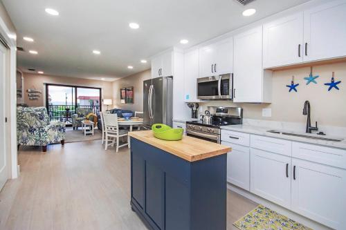 Island oasis - Beachfront condo on Sanibel Island - Sandalfoot 2C3 in Sanibel (Florida)