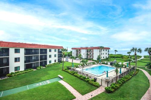 Island oasis - Beachfront condo on Sanibel Island - Sandalfoot 2C3 in Sanibel (Florida)