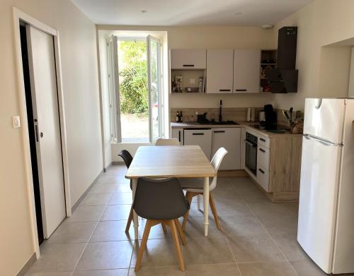 Meublé Voltour dans la Villa Denise - Location saisonnière - Vals-les-Bains