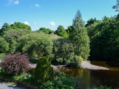 المنظر الخارجي, Riverside in نيوتون ستيوارت