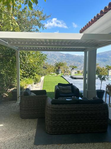 SUITE 20m2 DANS VILLA PISCINE JACUZZI in กาโร