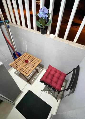 View, Charming Bright Apartment with Self Check-In, Netflix, High Speed Wi-Fi & Private Parking, perfect f in Al Mohammadi